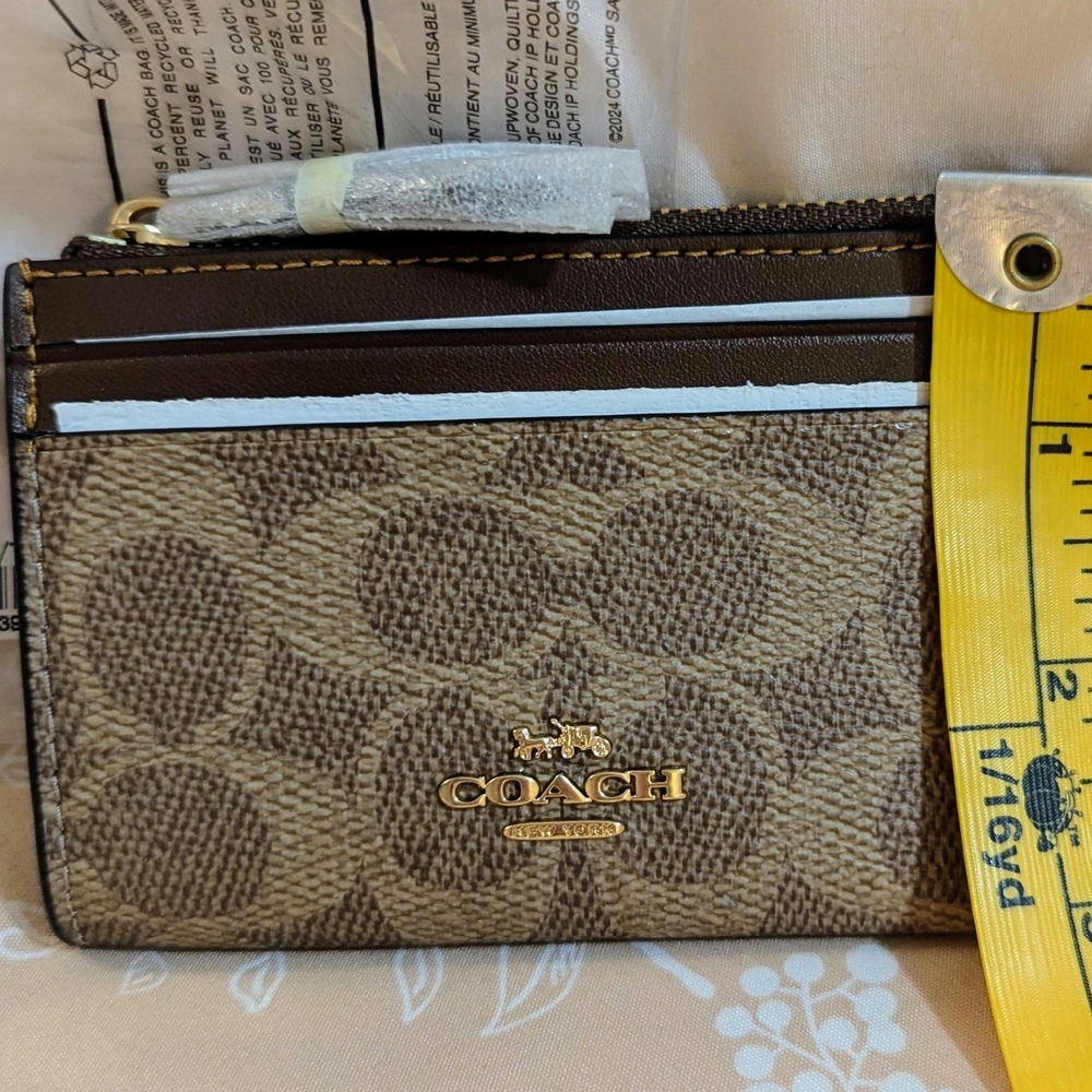 Coach Brown Card Holder - Picture 4 of 5